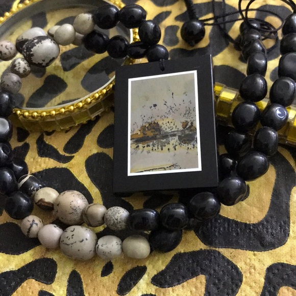 Adjustable bead necklace with picture pendant - Picture 2 of 4